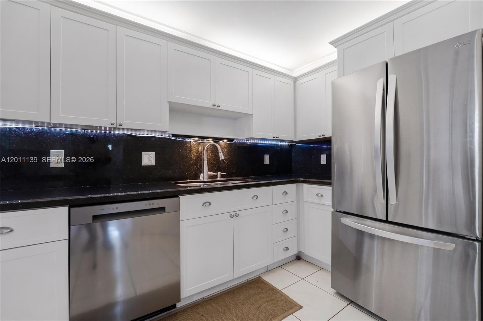595 Racquet Club Road, Unit 7419 Weston, FL 33326 - Photo 7 of 43