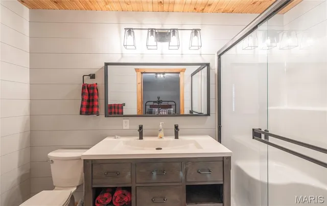 $764,000 | 47 Mt Zion Road, Tuscumbia, MO 65082