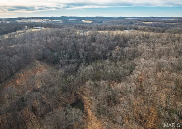 $764,000 | 47 Mt Zion Road, Tuscumbia, MO 65082