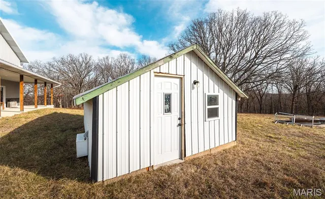 $764,000 | 47 Mt Zion Road, Tuscumbia, MO 65082