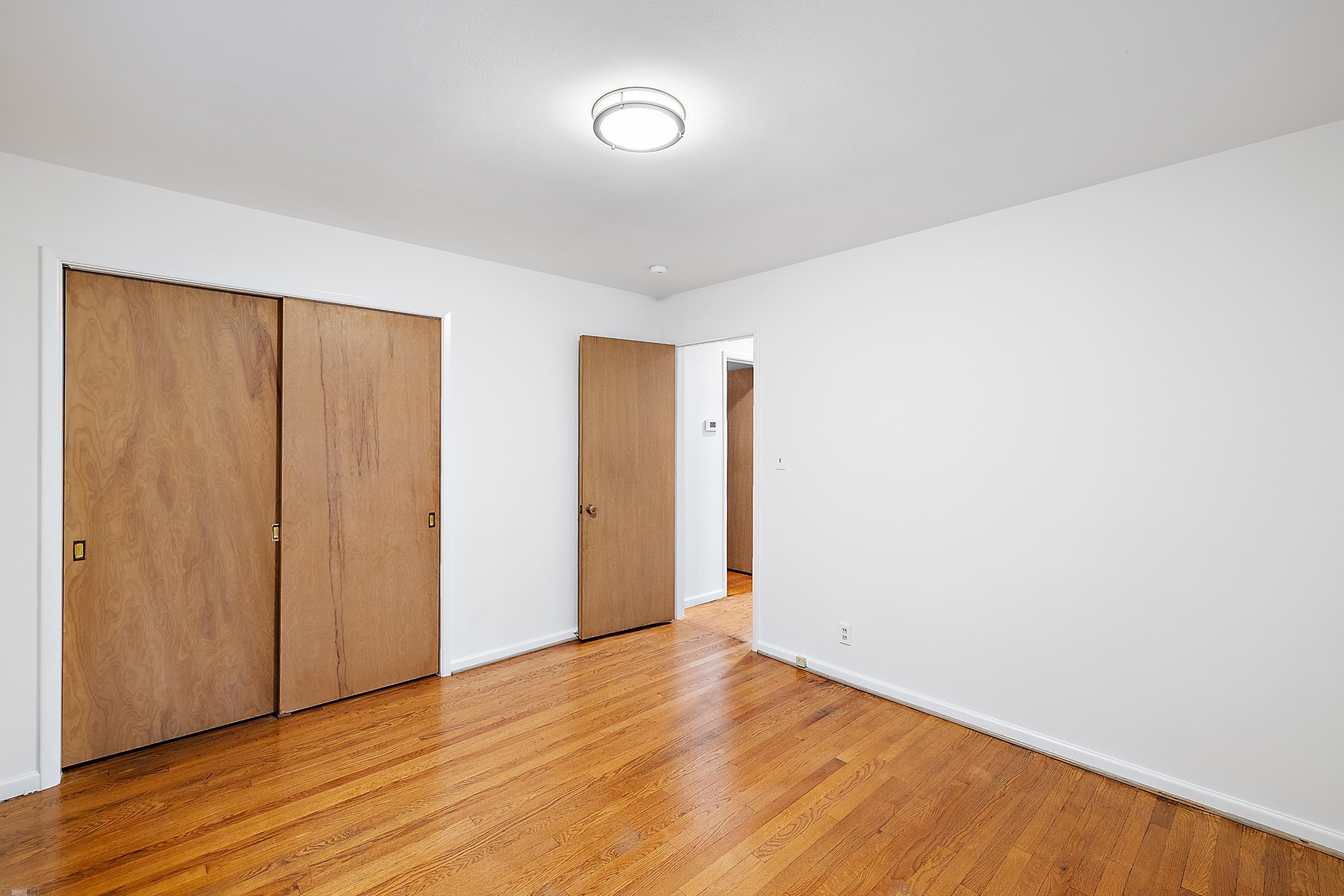 426 Barclay Road Grosse Pointe, MI 48236 - Photo 18 of 38 50119794-17.JPG