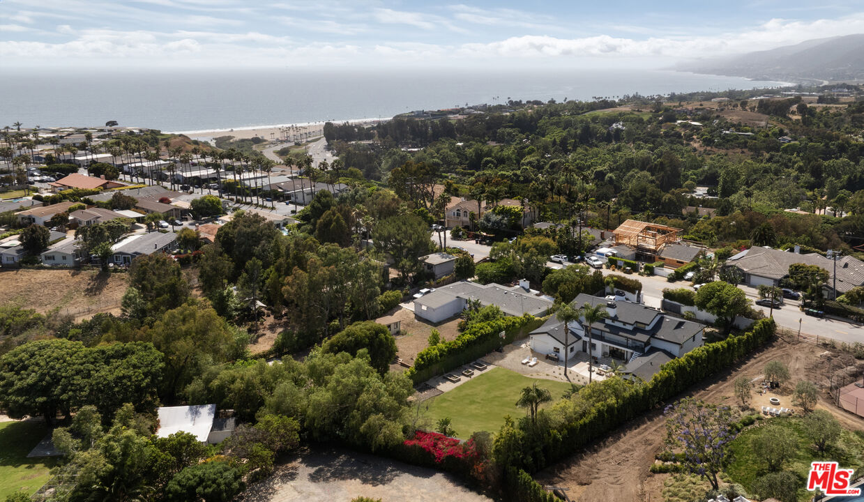 29328 Heathercliff Road Malibu, CA 90265 - Photo 40 of 41 an aerial view of multiple house