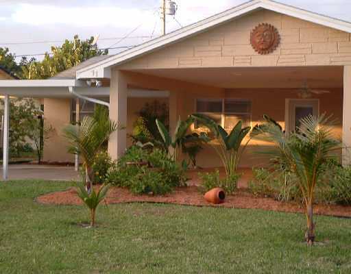 11 Windsor Road West Jupiter, FL 33469 - Photo 1 of 1 Primary Photo