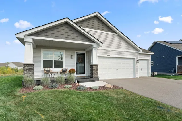 $489,900 | 1821 Dauwalter Circle, Carver, MN 55315