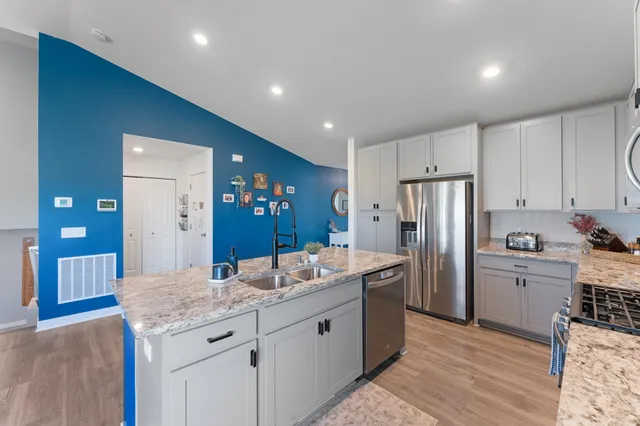 $489,900 | 1821 Dauwalter Circle, Carver, MN 55315