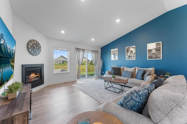 $489,900 | 1821 Dauwalter Circle, Carver, MN 55315