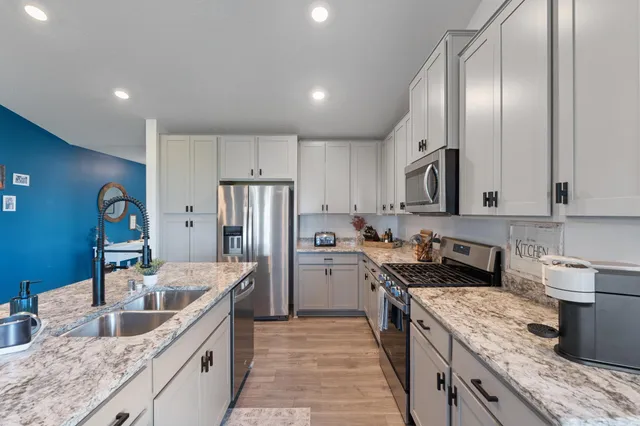 $489,900 | 1821 Dauwalter Circle, Carver, MN 55315