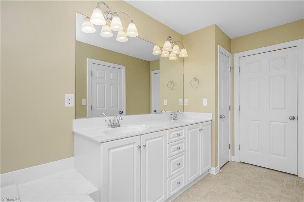 4725 Hearthstone Road Clemmons, NC 27012 - Photo 19 of 40 Gallery Image 19