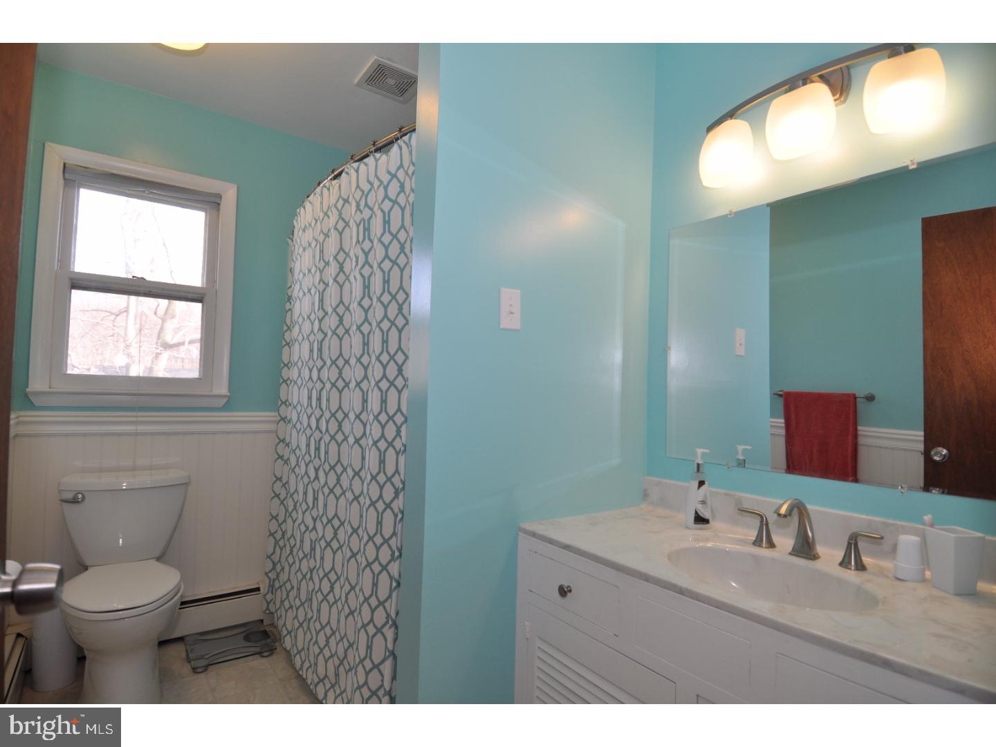 39 Rockland Road Ewing, NJ 08638 - Photo 15 of 25 Bathroom