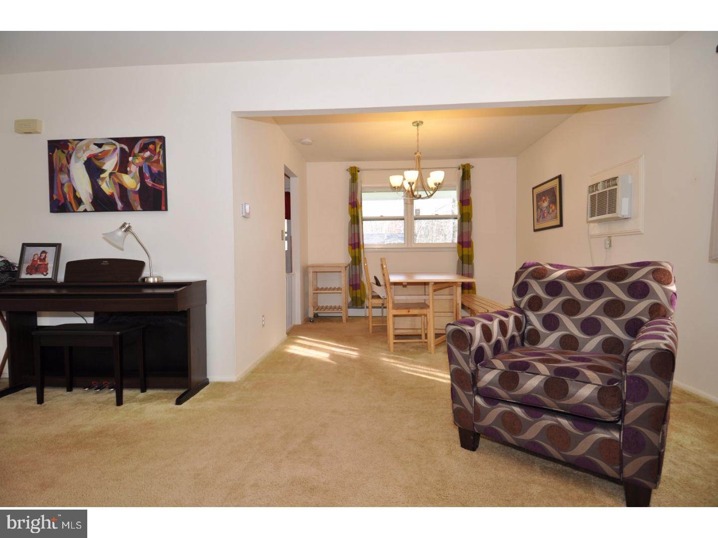 39 Rockland Road Ewing, NJ 08638 - Photo 7 of 25 Living Room