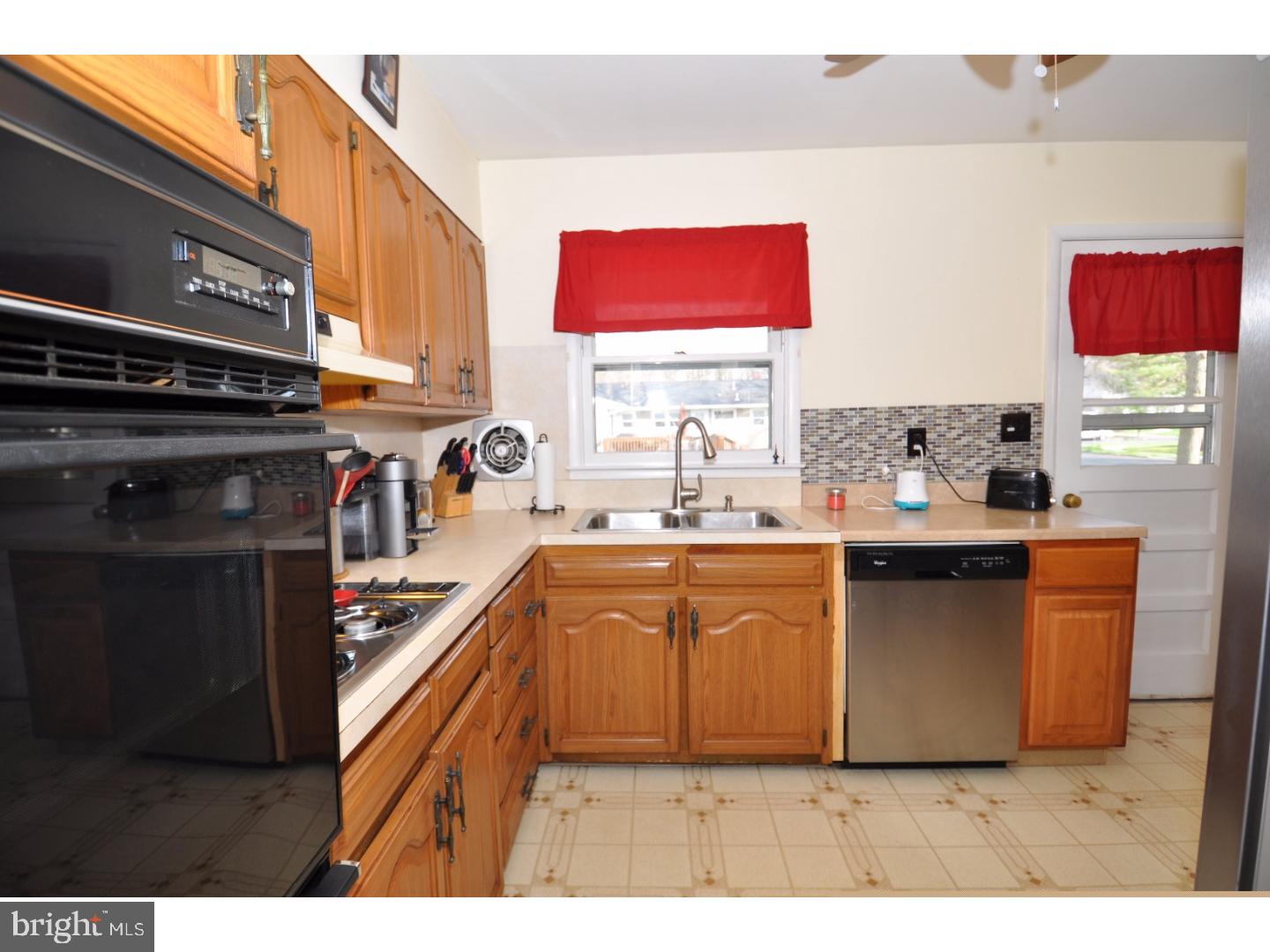 39 Rockland Road Ewing, NJ 08638 - Photo 10 of 25 Kitchen