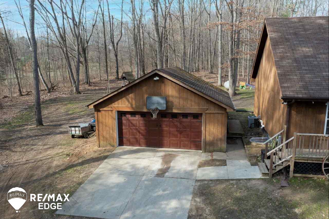 3212 Levalley Road Columbiaville, MI 48421 - Photo 5 of 40 50038085-4.JPG