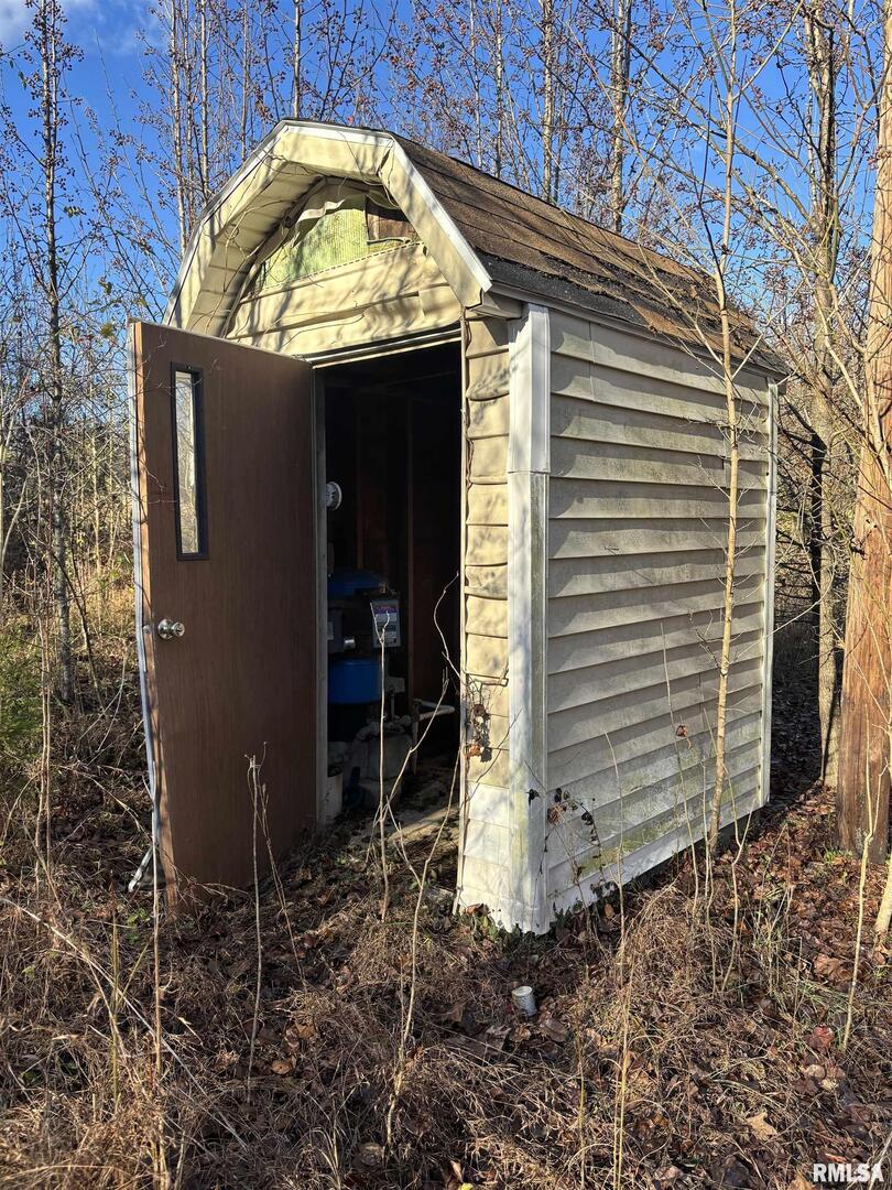 1475 Highway 127 Jonesboro, IL 62952 - Photo 10 of 11 a view of entrance gate of the house