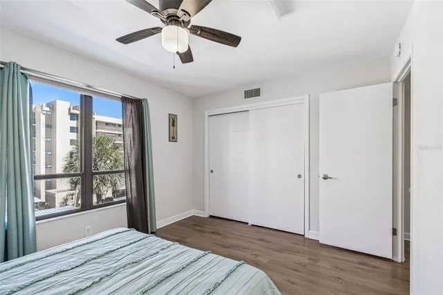 a en suite bathroom with a sink and a mirror