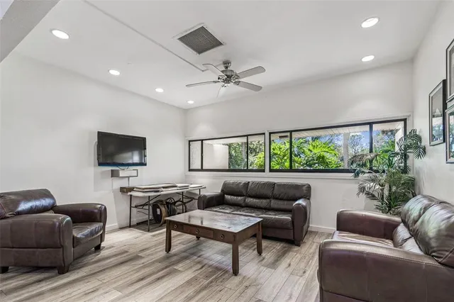 $264,900 | 2615 Cove Cay Drive, Unit 409, Clearwater, FL 33760