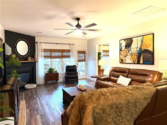 $385,000 | 3827 Wood Avenue, Archdale, NC 27263