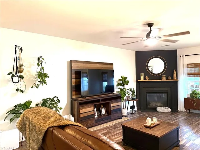 $385,000 | 3827 Wood Avenue, Archdale, NC 27263