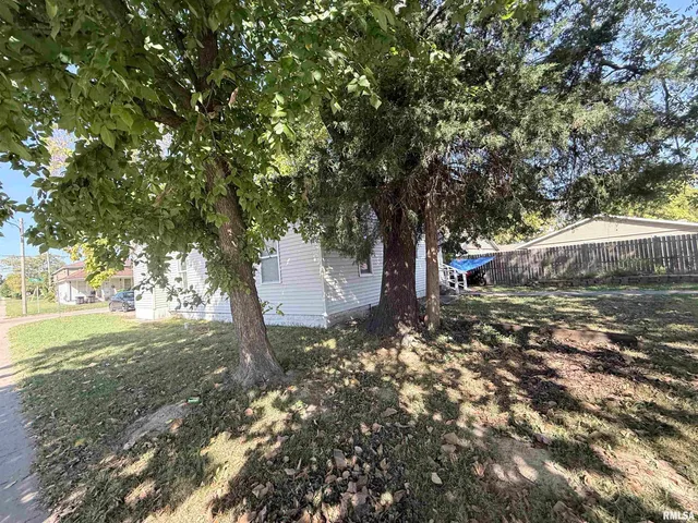 $87,900 | 615 South Logan Avenue, Carbondale, IL 62901