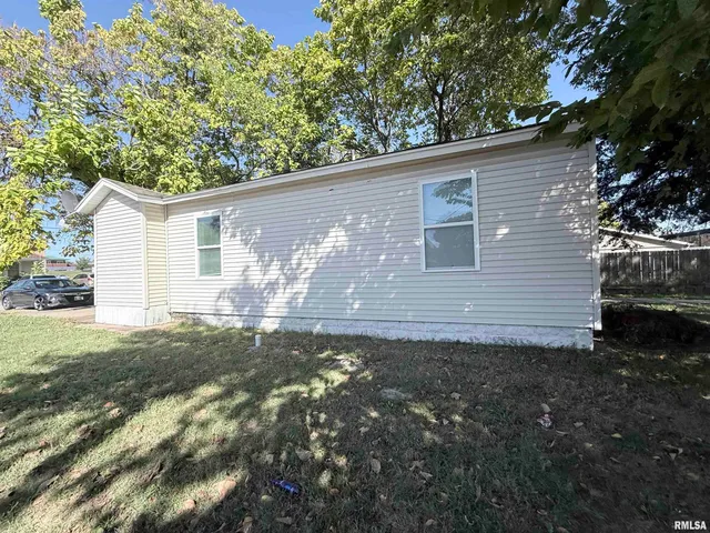 $87,900 | 615 South Logan Avenue, Carbondale, IL 62901
