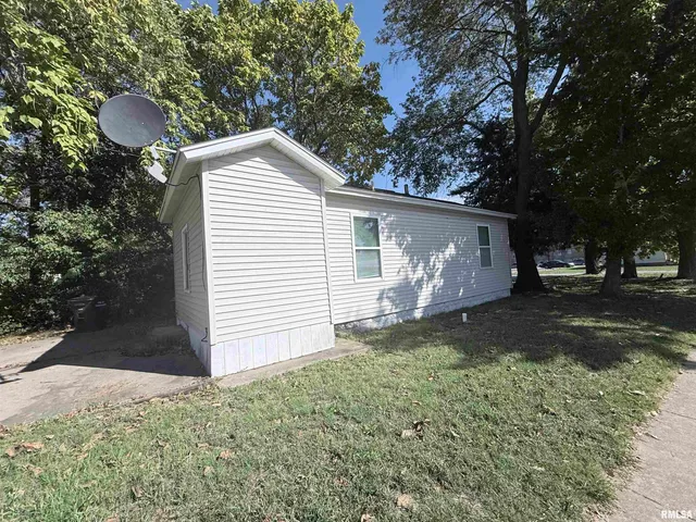 $87,900 | 615 South Logan Avenue, Carbondale, IL 62901