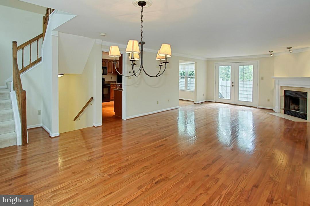 1548 Deer Point Way Reston, VA 20194 - Photo 4 of 29 Dining Room