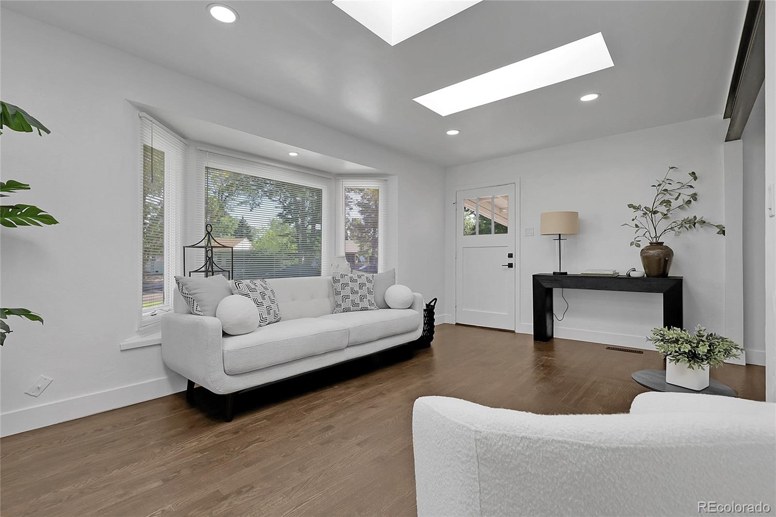 2505 South Hooker Street Denver, CO 80219 - Photo 4 of 39