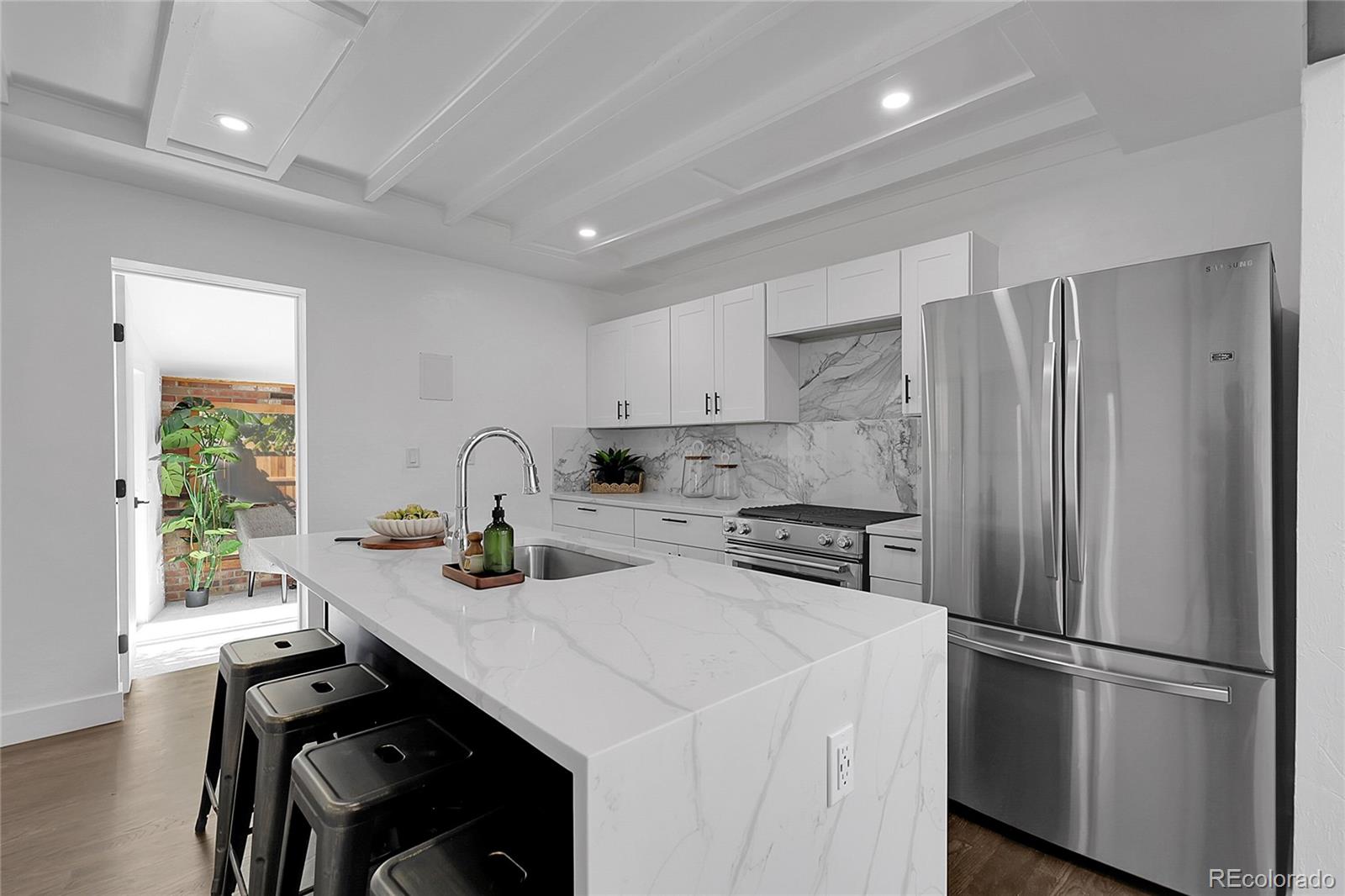 2505 South Hooker Street Denver, CO 80219 - Photo 7 of 39