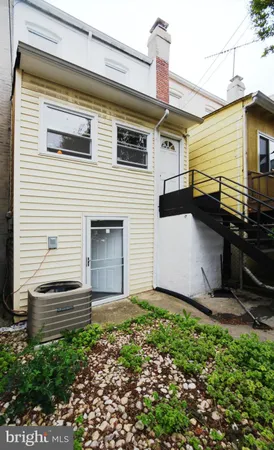 $3,250 | 2309 3rd Street Northeast, Washington, DC 20002