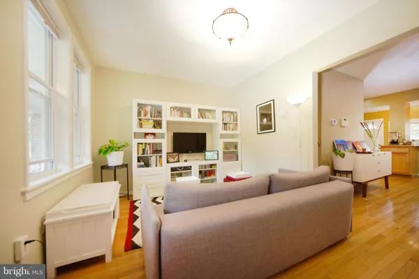 $3,250 | 2309 3rd Street Northeast, Washington, DC 20002