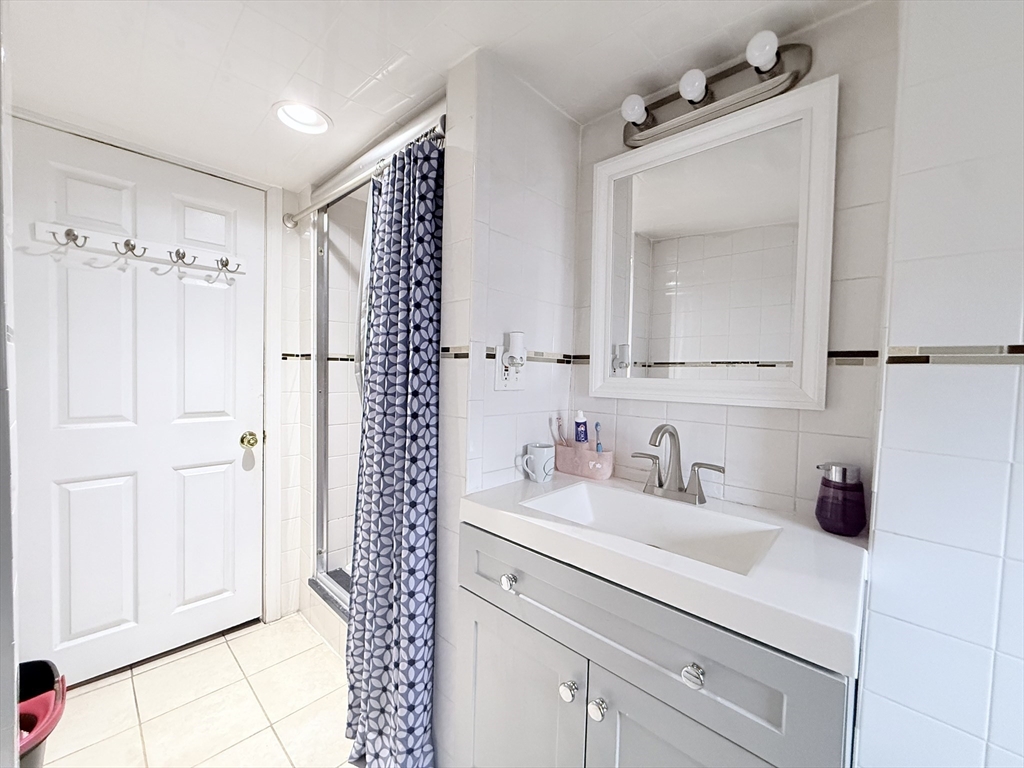 142 Abbott Street Lawrence, MA 01843 - Photo 26 of 30