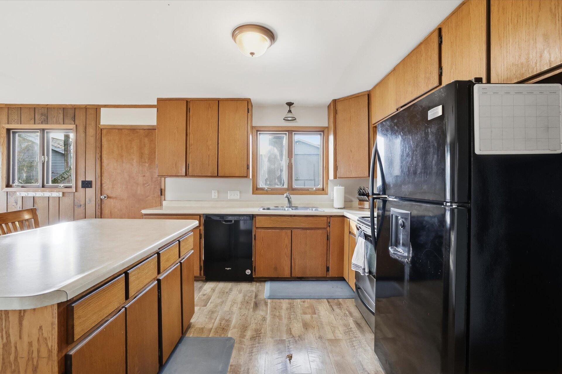 N8838 County Road East East Troy, WI 53120 - Photo 7 of 26 Nice appliance