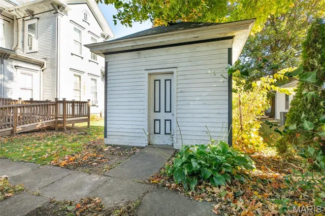 $189,900 | 109 North 4th Street, Carrollton, IL 62016