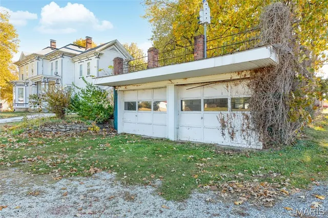 $189,900 | 109 North 4th Street, Carrollton, IL 62016