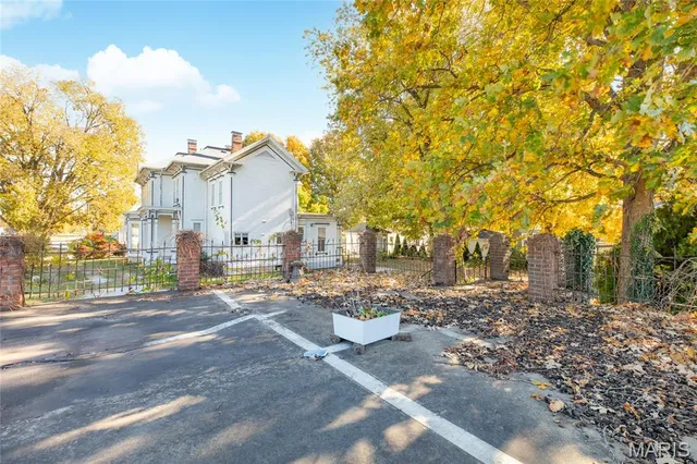 $189,900 | 109 North 4th Street, Carrollton, IL 62016