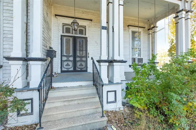 $189,900 | 109 North 4th Street, Carrollton, IL 62016