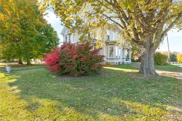 $189,900 | 109 North 4th Street, Carrollton, IL 62016