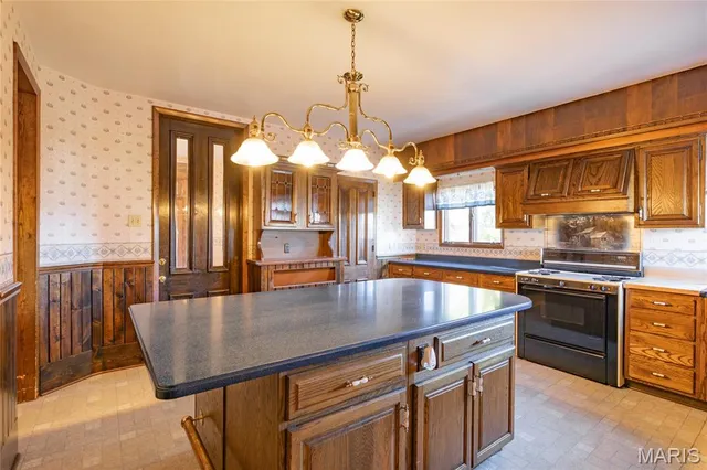 $189,900 | 109 North 4th Street, Carrollton, IL 62016