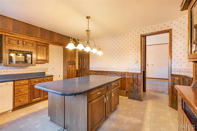 $189,900 | 109 North 4th Street, Carrollton, IL 62016