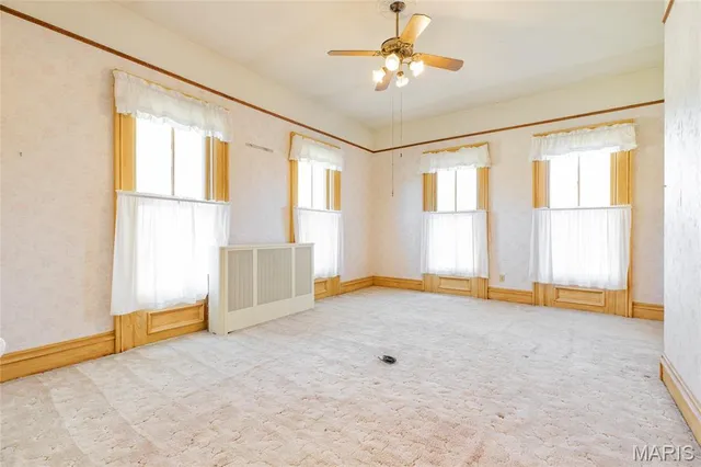 $189,900 | 109 North 4th Street, Carrollton, IL 62016