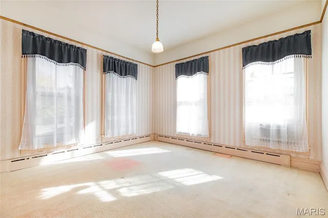 $189,900 | 109 North 4th Street, Carrollton, IL 62016