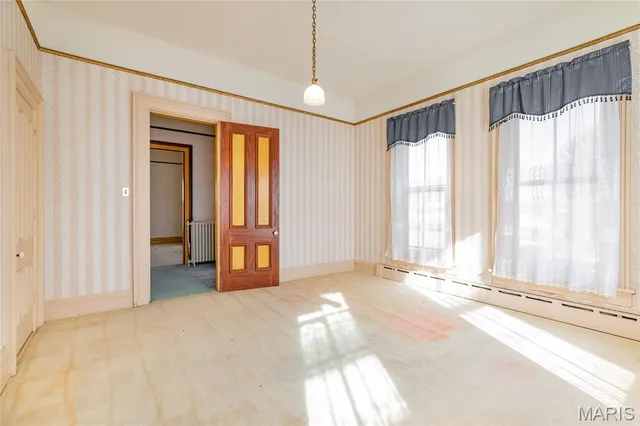 $189,900 | 109 North 4th Street, Carrollton, IL 62016