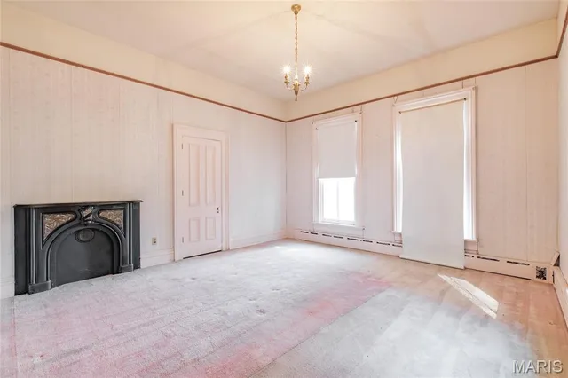 $189,900 | 109 North 4th Street, Carrollton, IL 62016