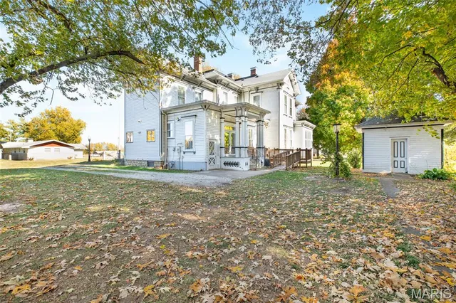 $189,900 | 109 North 4th Street, Carrollton, IL 62016