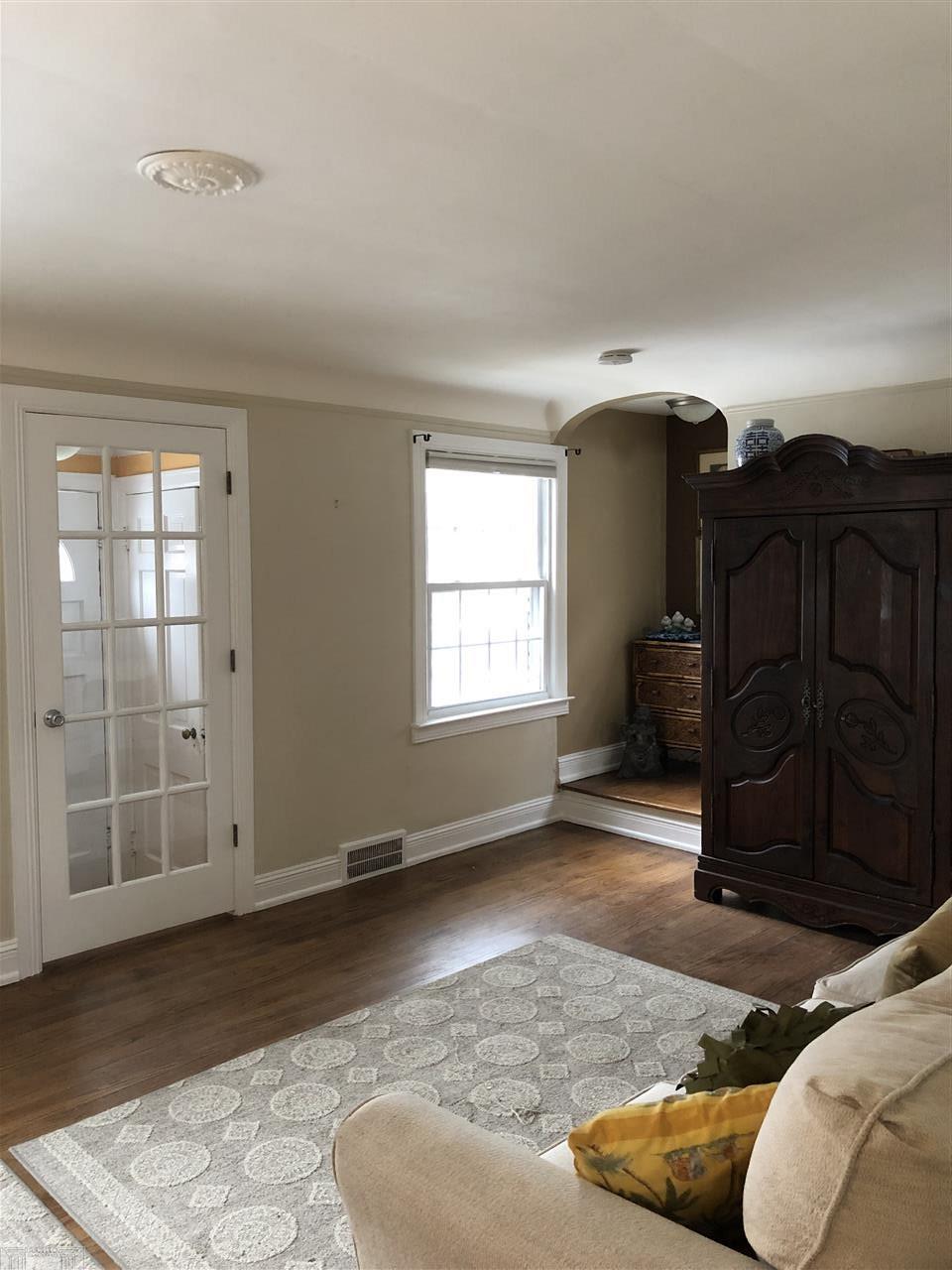 1737 Hampton Road Grosse Pointe Woods, MI 48236 - Photo 4 of 23