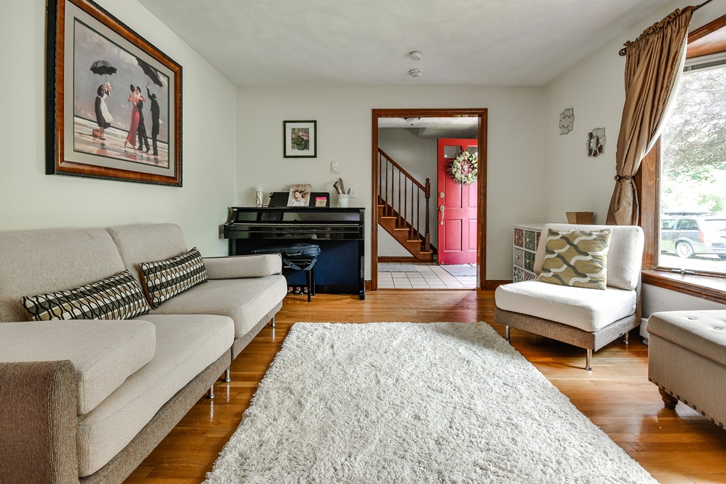 205 Salem End Road Framingham, MA 01702 - Photo 5 of 21 Gallery Image 5
