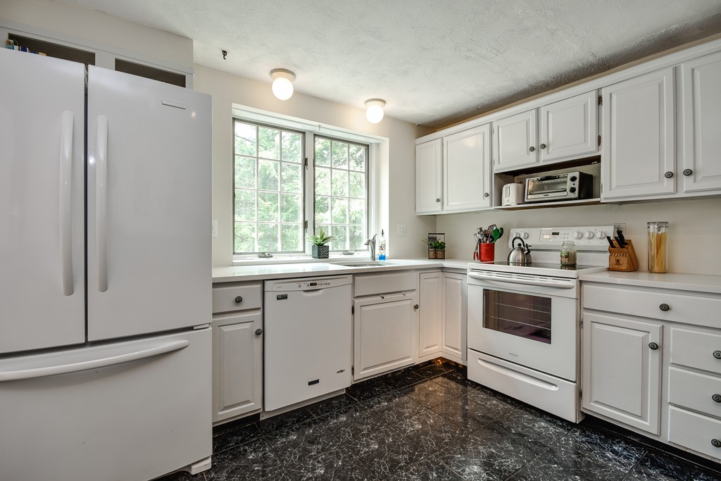 205 Salem End Road Framingham, MA 01702 - Photo 9 of 21 Gallery Image 9