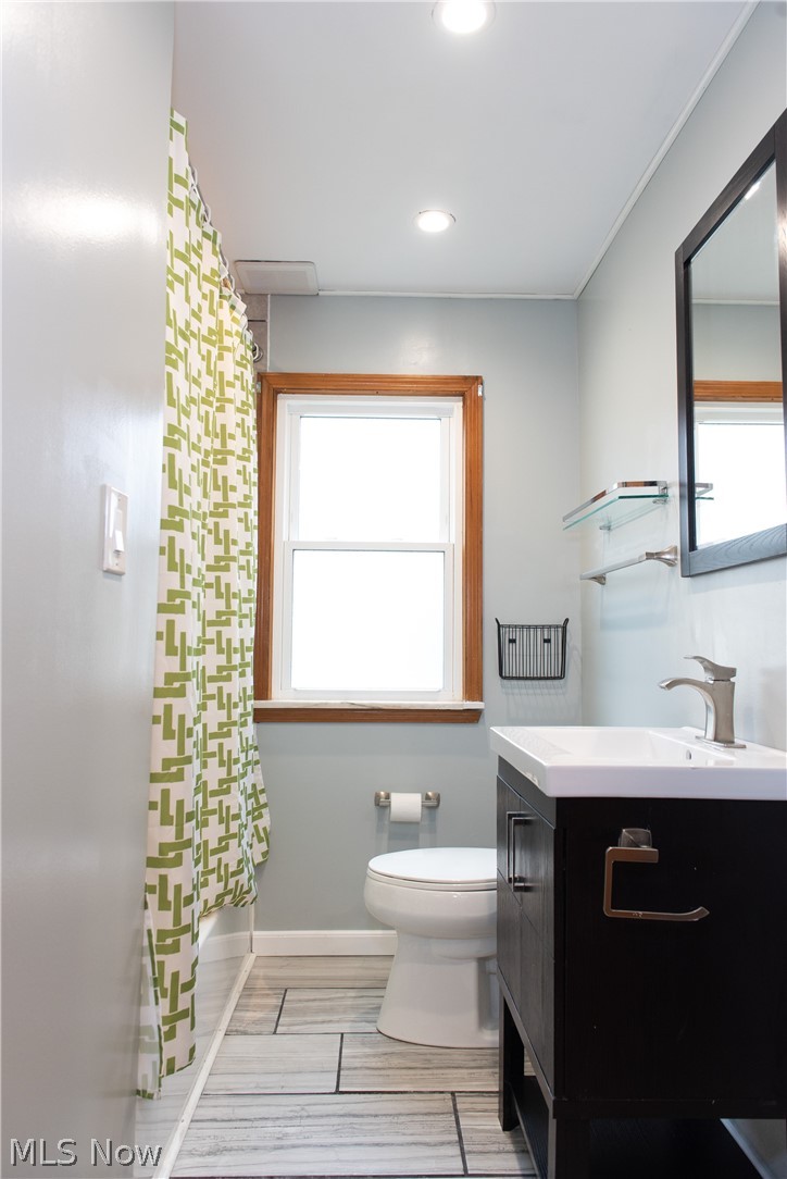 1604 Winchester Road Cleveland, OH 44124 - Photo 12 of 23 Gallery Image 12