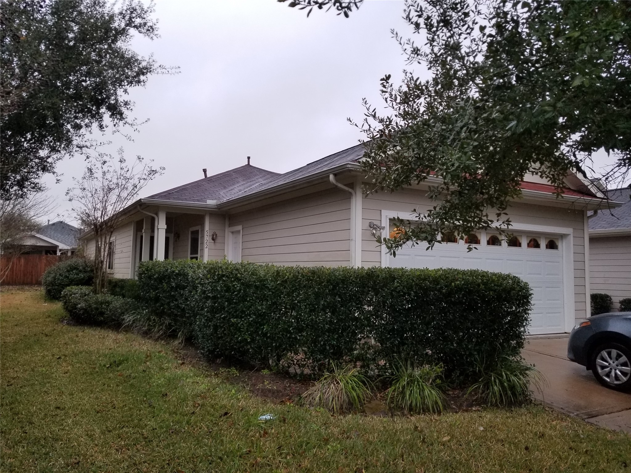 5722 Sonoma Ridge Missouri City, TX 77459 - Photo 2 of 12 a front view of a house with garden