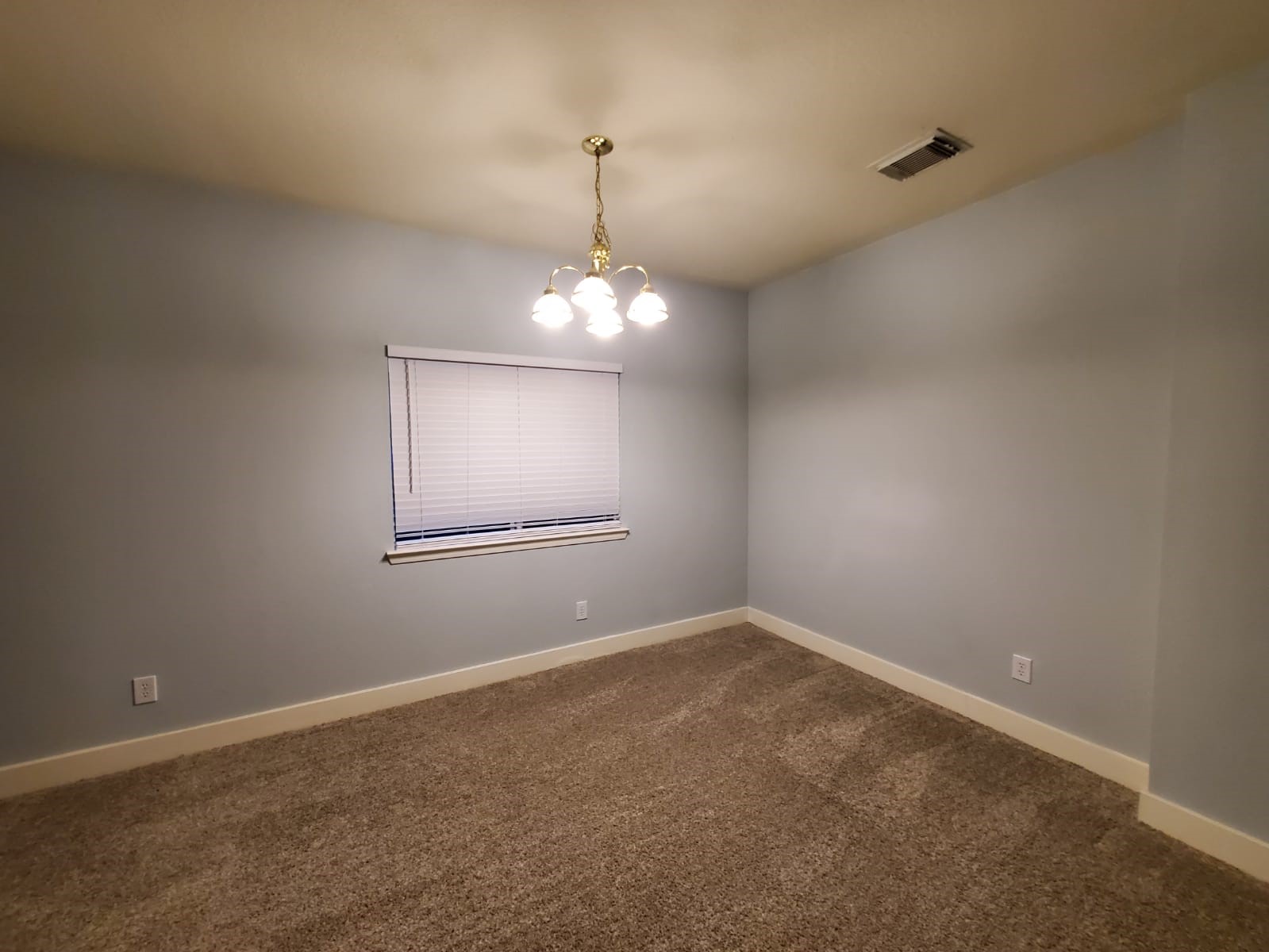 5722 Sonoma Ridge Missouri City, TX 77459 - Photo 10 of 12 an empty room with a window