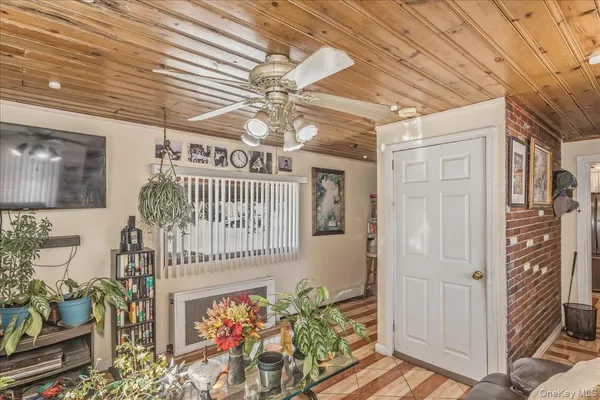 $849,000 | 12 Stone Boulevard, Massapequa, NY 11758